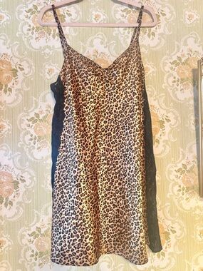 Morgan Taylor Intimates Leopard Print Slip Dress Lace Chemise Satin Size M NWOT
